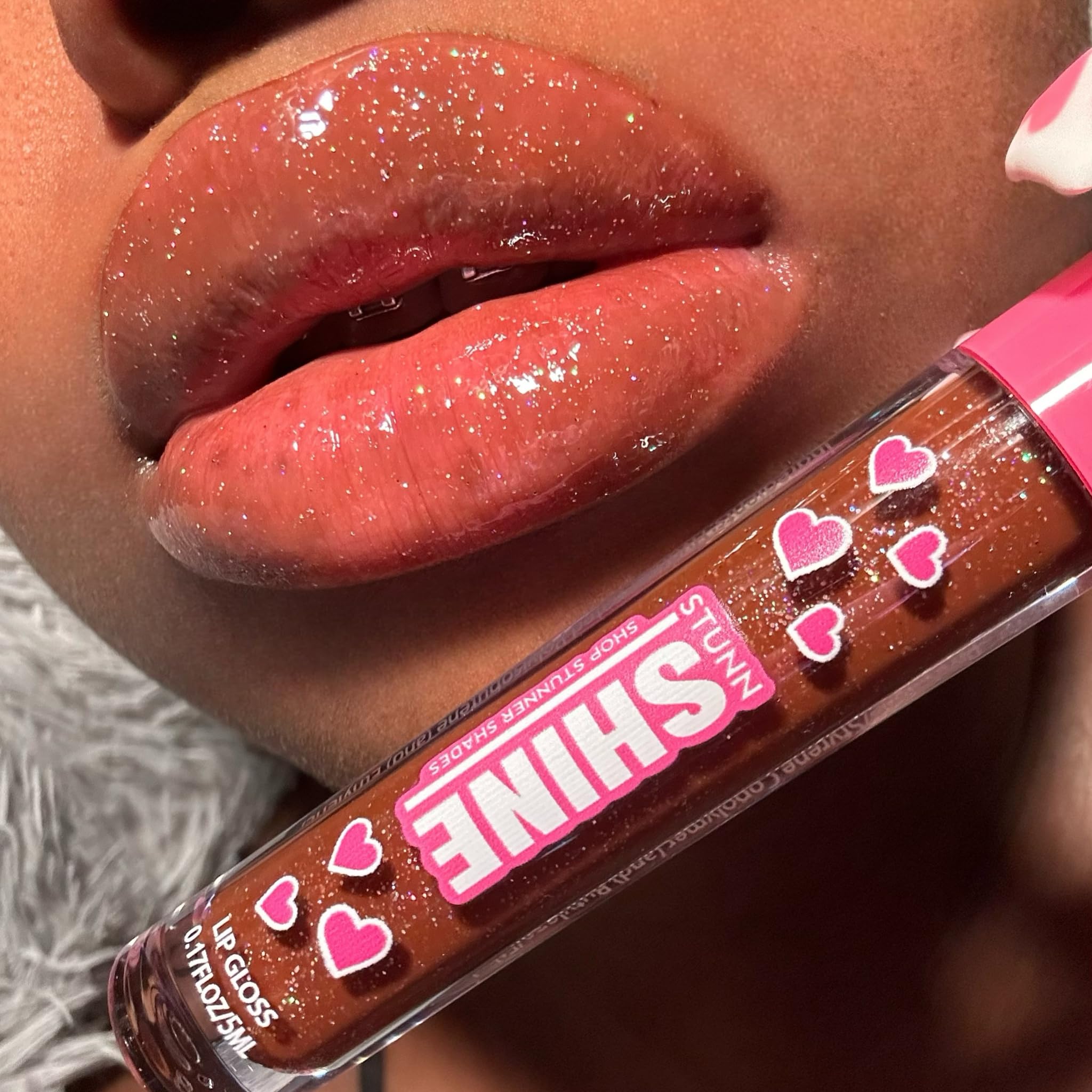 Shop Stunner Shades Stunn Shine – rendu ultra brillant et non gras.