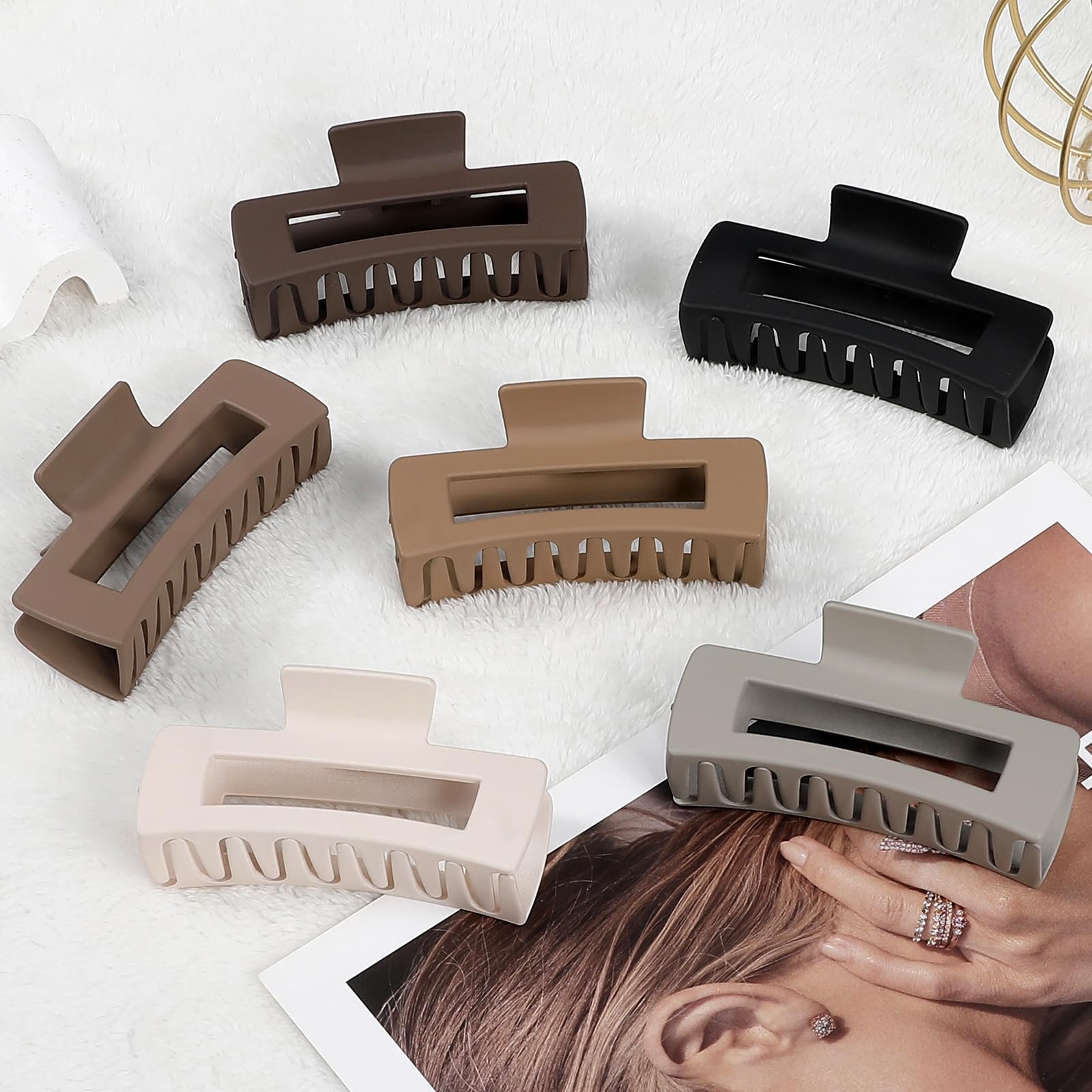 Sisiaipu pinces-cheveux rectangle en action, idéale pour les tâches domestiques.