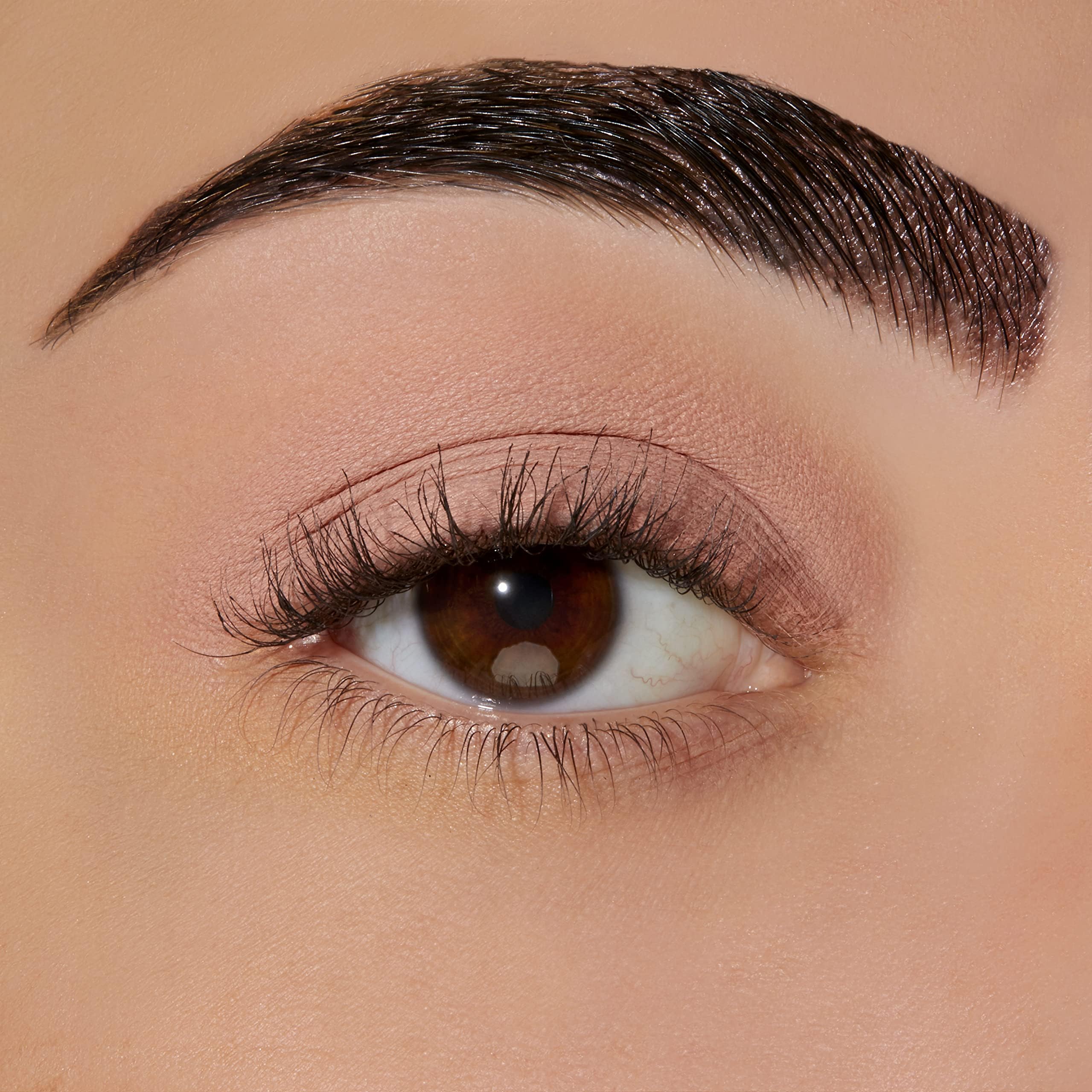 Base primer Sigma Beauty, texture crème légère qui lisse et prévient les plis.