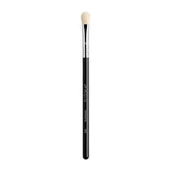 Sigma Beauty E25 brosse-melange-ombres pour un mélange homogène des ombres.