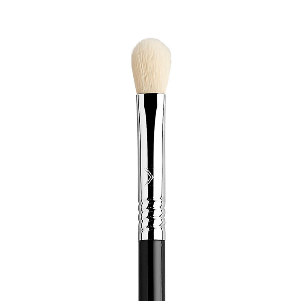Sigma Beauty E25 brosse-yeux-plat, précision lors du mélange des ombres.