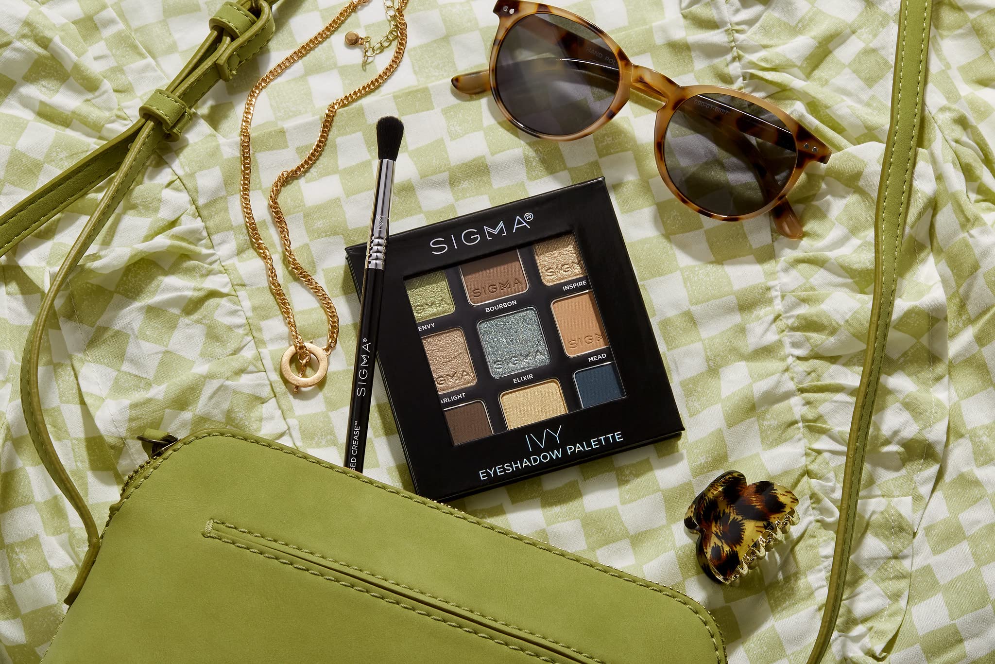 Pinceau Sigma Beauty E38, glisse douce et maîtrise des nuances.