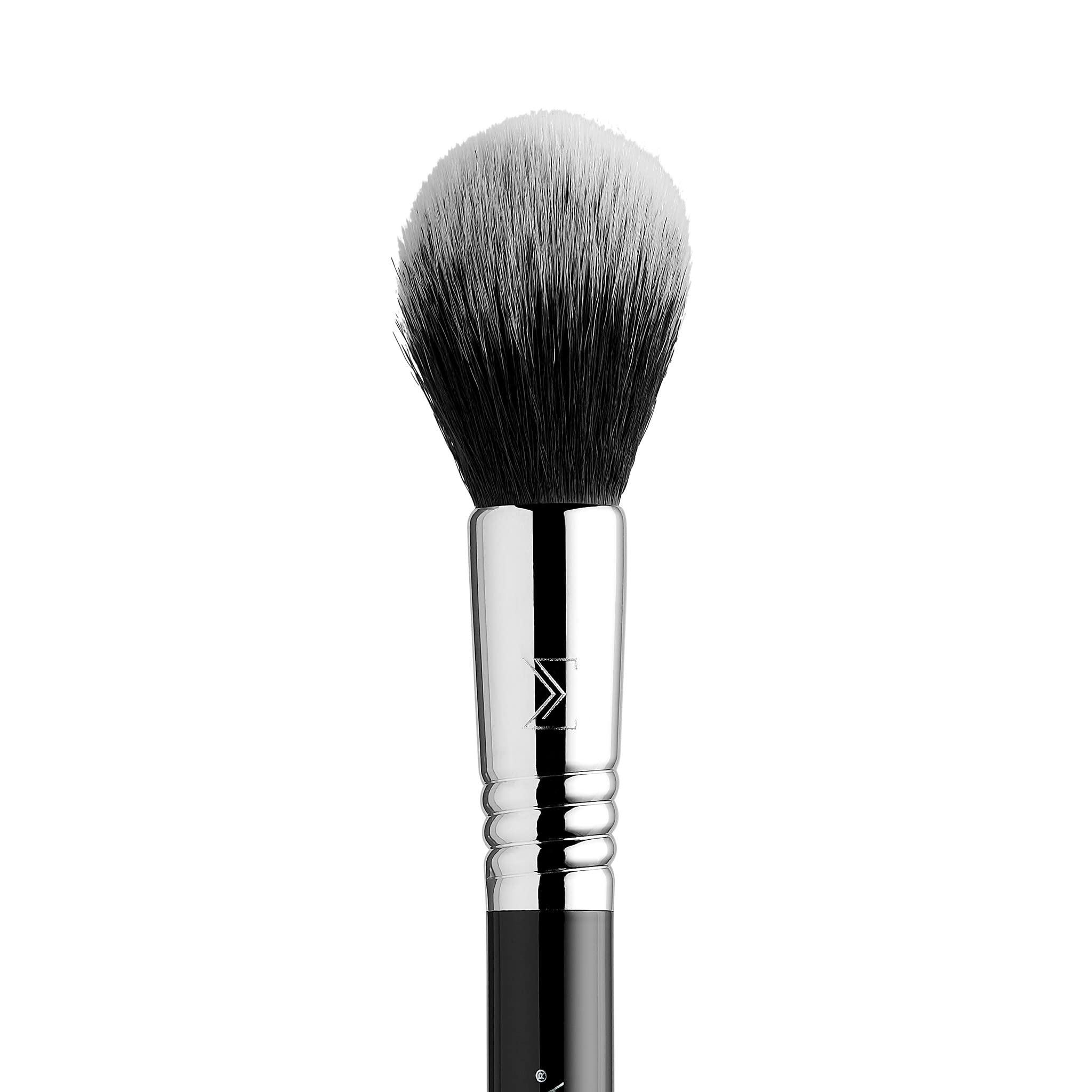 Sigma Beauty F12 – poudre, fini uniforme sans traces.