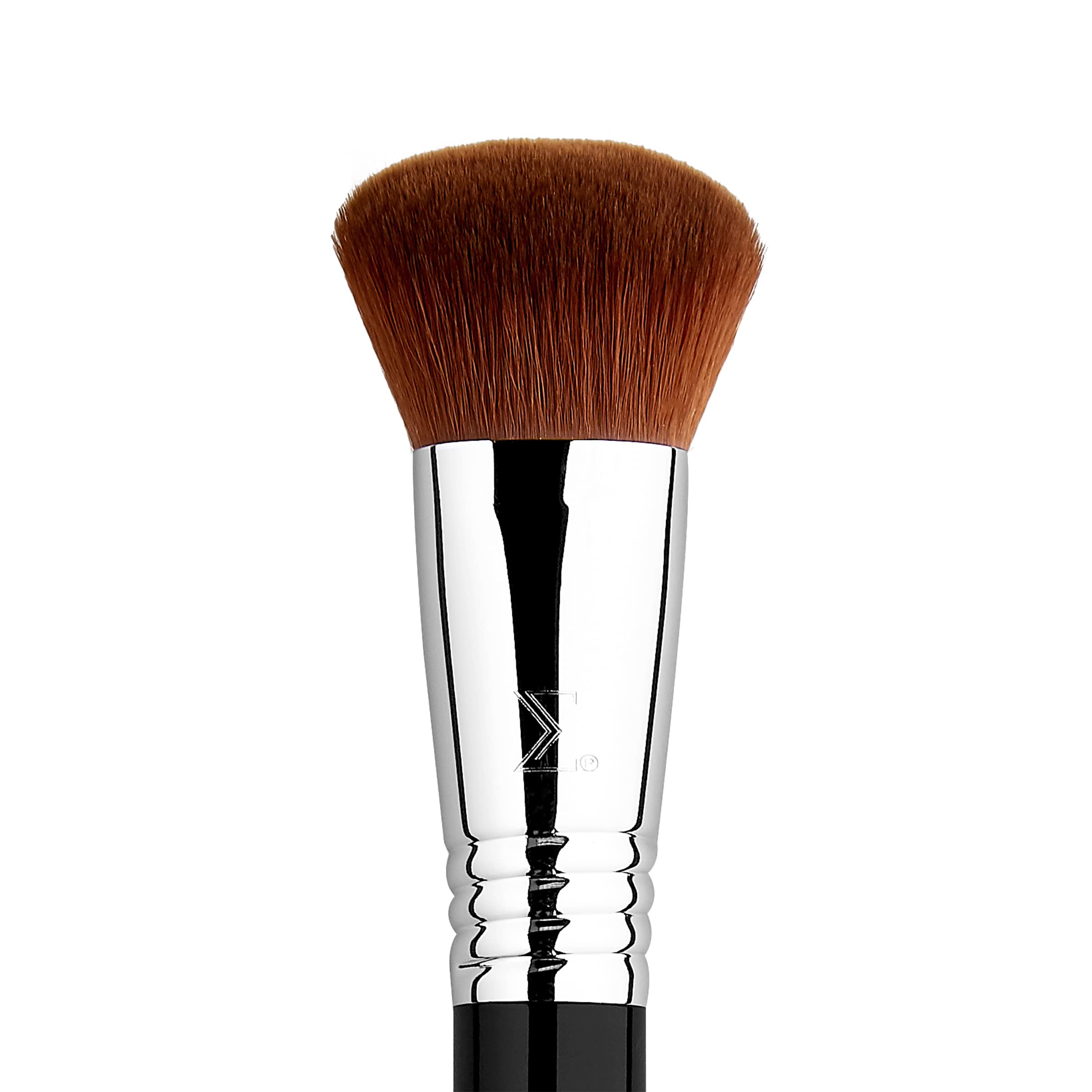 Sigma Beauty F47 Multitasker brosse blush révèle une couleur naturelle et homogène