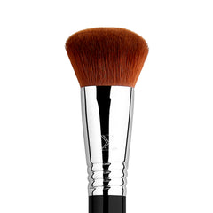 Sigma Beauty F47 Multitasker brosse blush révèle une couleur naturelle et homogène