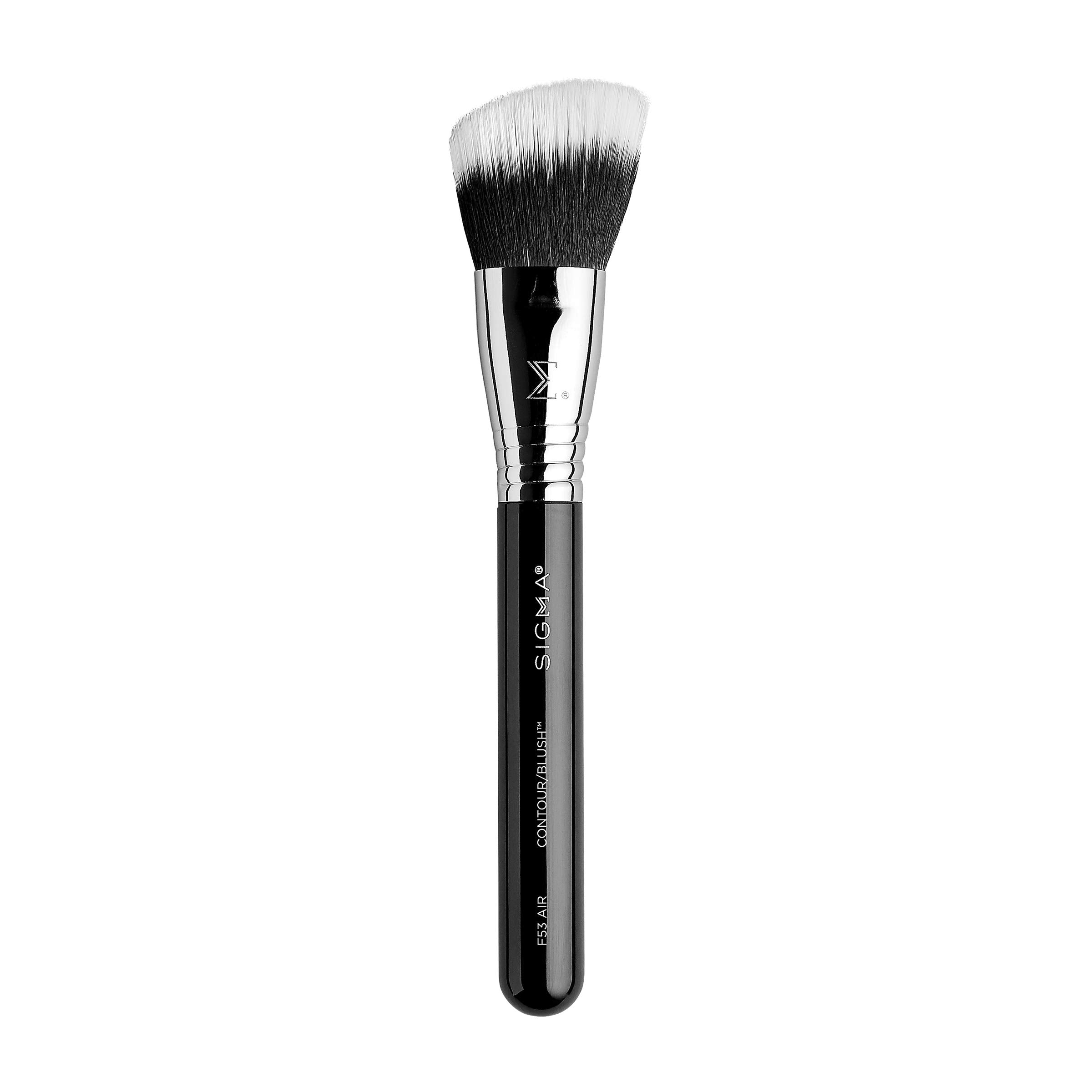 Pinceau F53 Sigma Beauty, angle pour contour et fard à joues, application légère et homogène.