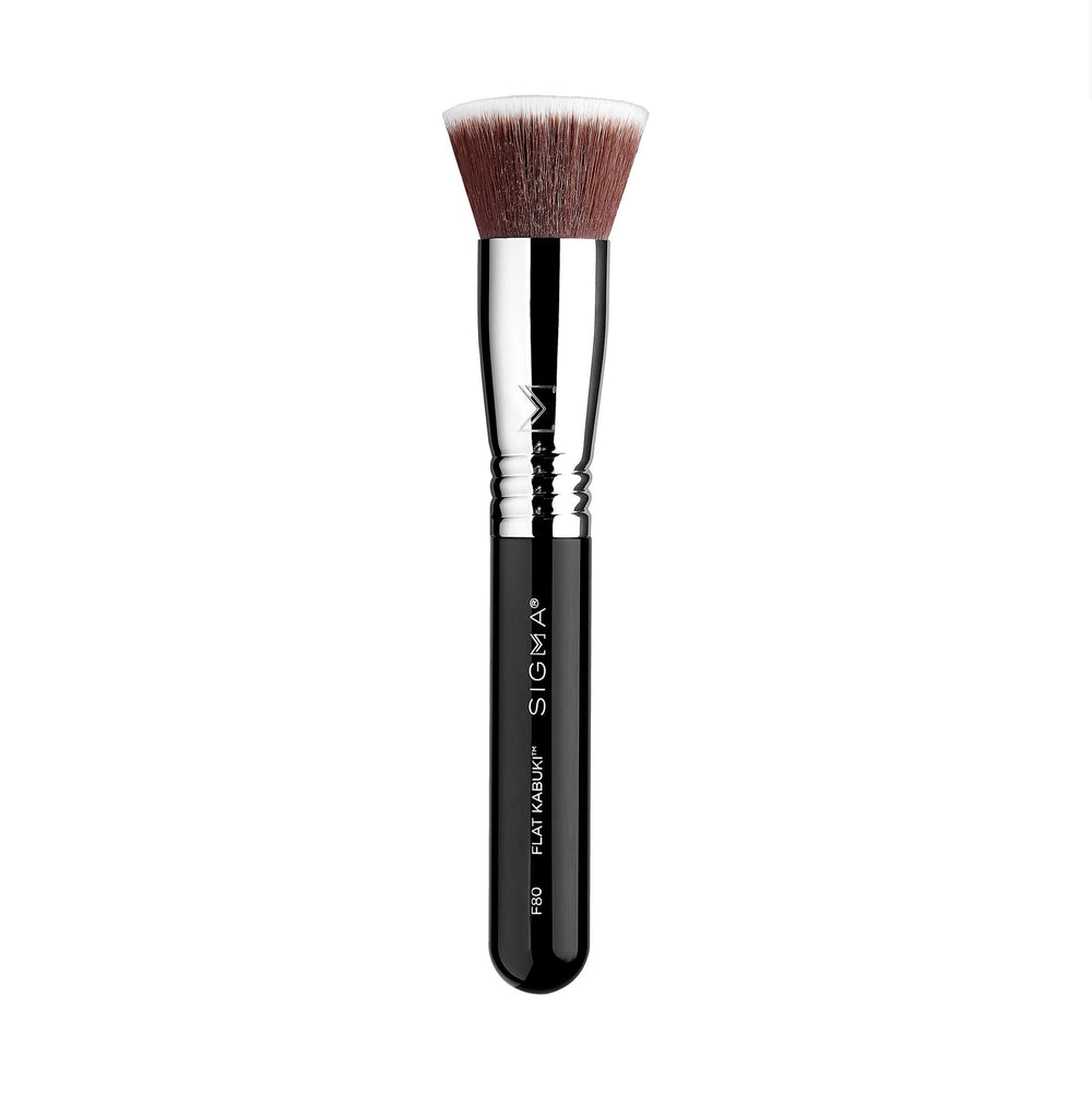 Sigma Beauty F85 Airbrush Kabuki — Tête arrondie pour un rendu fluide et homogène.