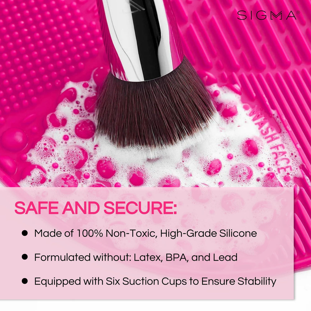 Sigma Beauty surface multi-texturée, retire les résidus pour des poils propres.