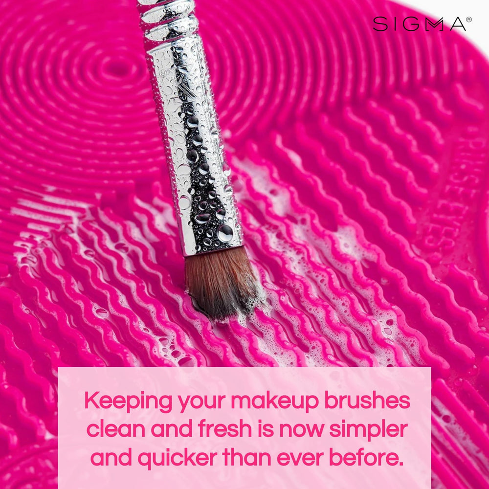 Sigma Beauty nettoyeur pinceaux en silicone, convient à toutes tailles et styles.