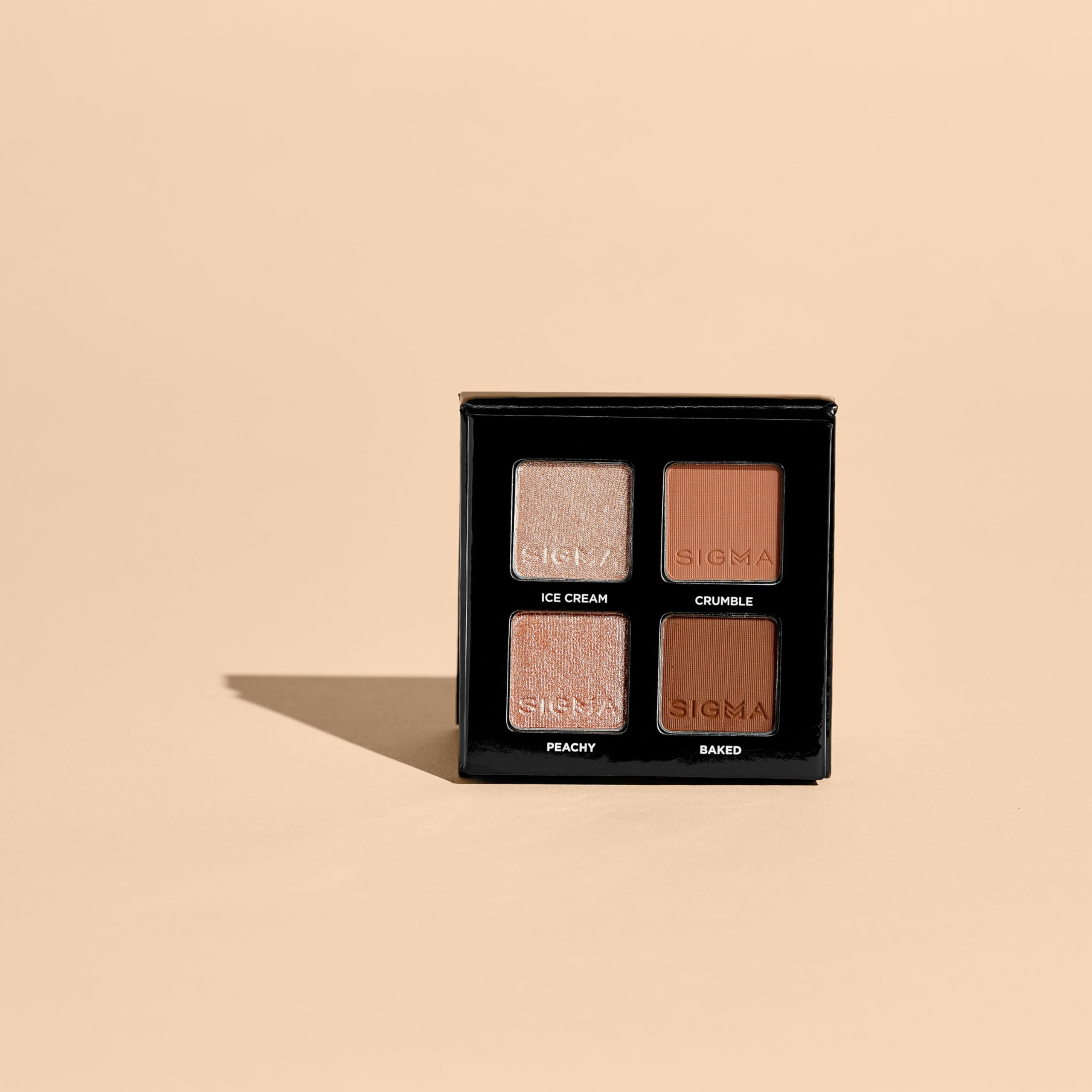 Sigma Beauty Quad – finitions satinées et métalliques pour un éclat du regard.