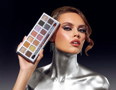 Technologie imperméable du pinceau Sigma Beauty pour une tenue durable.