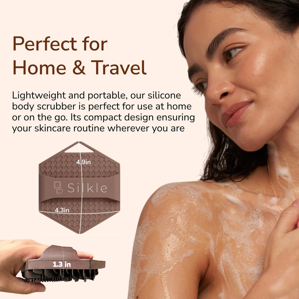 SILKLE brosse silicone compacte, idéale en voyage.