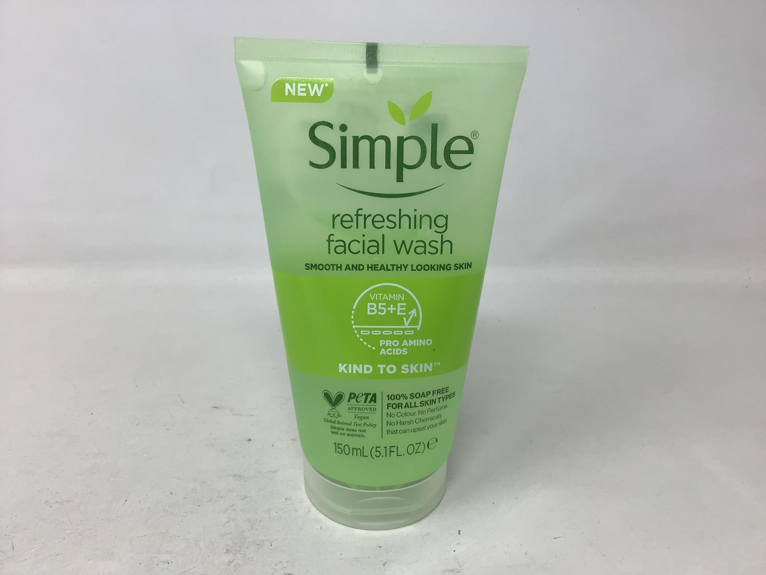 Simple-coffret-3-tubes-nettoyant-visage, lot pratique pour la routine quotidienne et le voyage.
