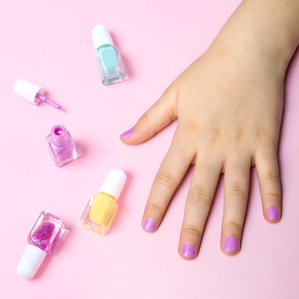 Coffret SIMPLE PLEASURES vernis enfant, 14 teintes retenues.