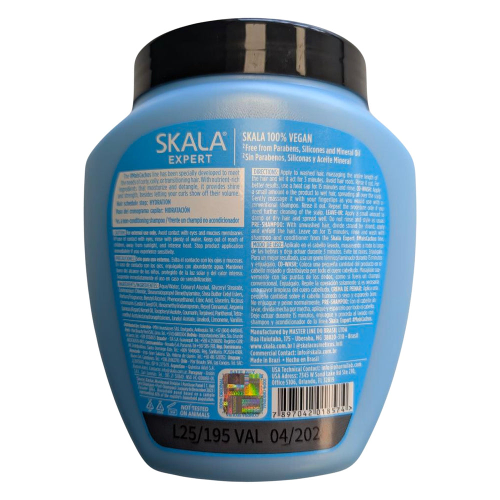 SKALA Mais Cachos jar-application shows detangling-ready cream for lasting curl moisture.