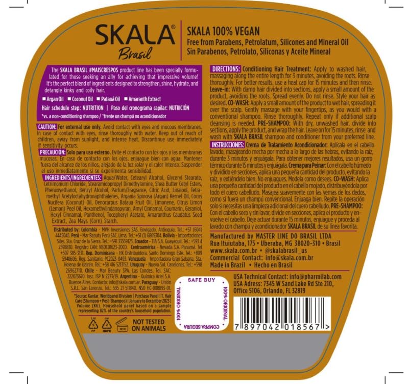 SKALA Mais Crespos crème appliquée sur les boucles pour démêler facilement et réduire les frisottis.