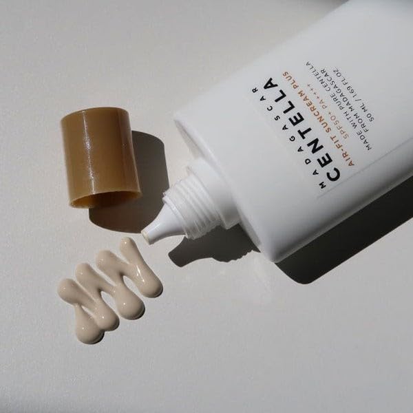 SKIN1004 Madagascar Centella Air-fit Suncream Plus emballage – teint uniforme et éclat discret.