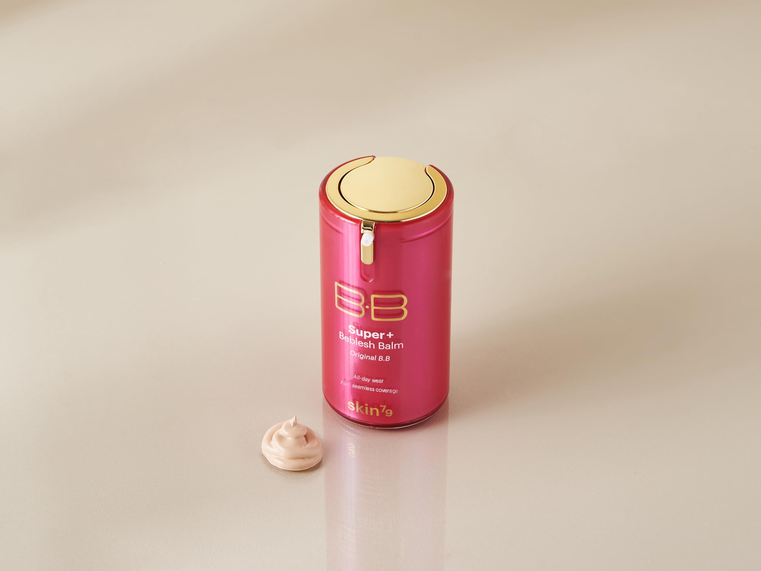 SKIN79 Super Plus Beblesh Balm Pink BB, contient des ingrédients botaniques nourrissants.