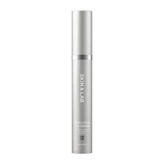 SKIN&LAB Bakuchiol Roll-on: application ciblée autour des yeux et effet rafraîchissant.