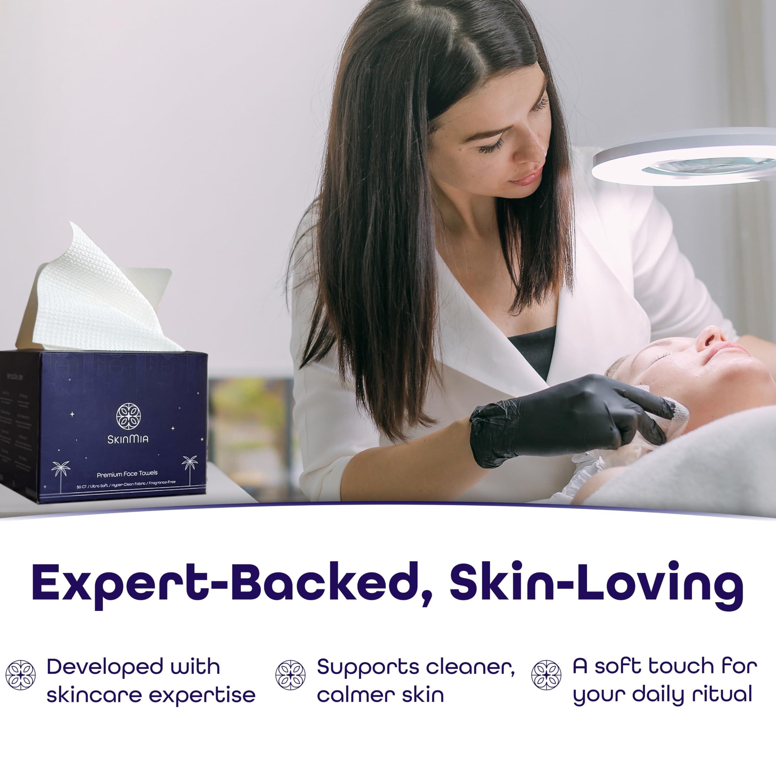 SkinMia lingettes-visage-xl utilisées pour démaquillage rapide sans irritation.