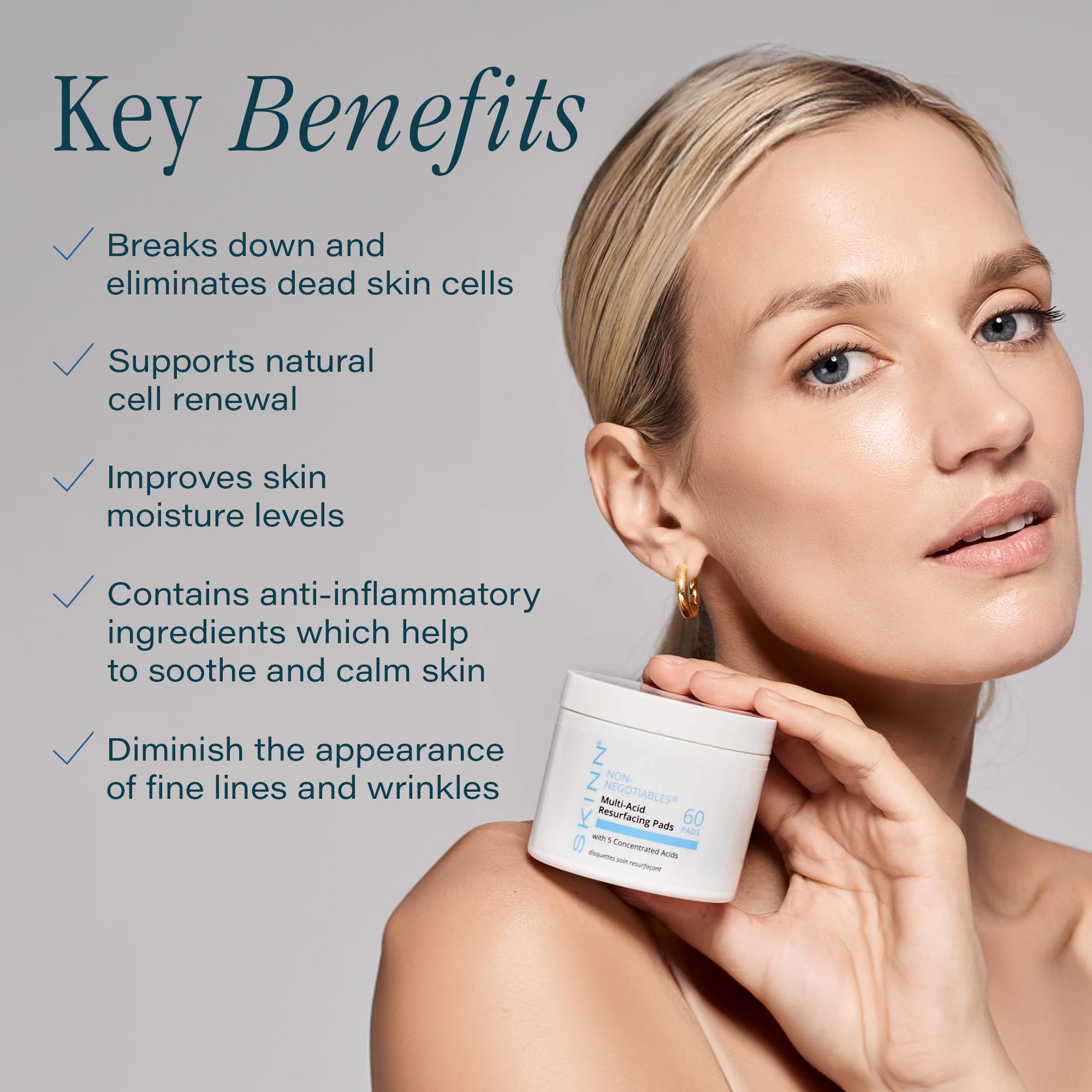 Texture close-up des pads SKINN révélant leur surface exfoliante et lumineuse