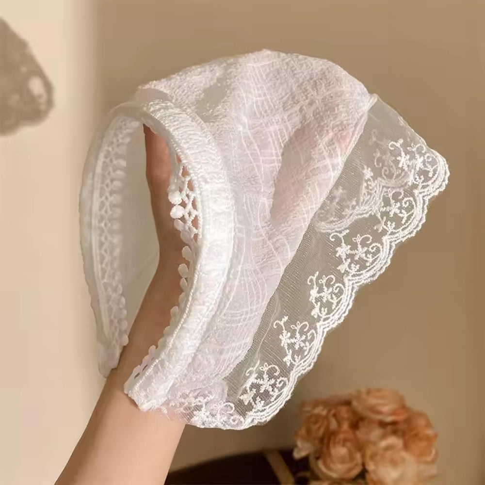 Foulard triangle dentelle blanc SL Sursarbelor, style polyvalent