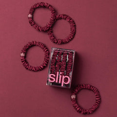 Scrunchies Slip soie bordeaux anti-plis pour un look sans traces.