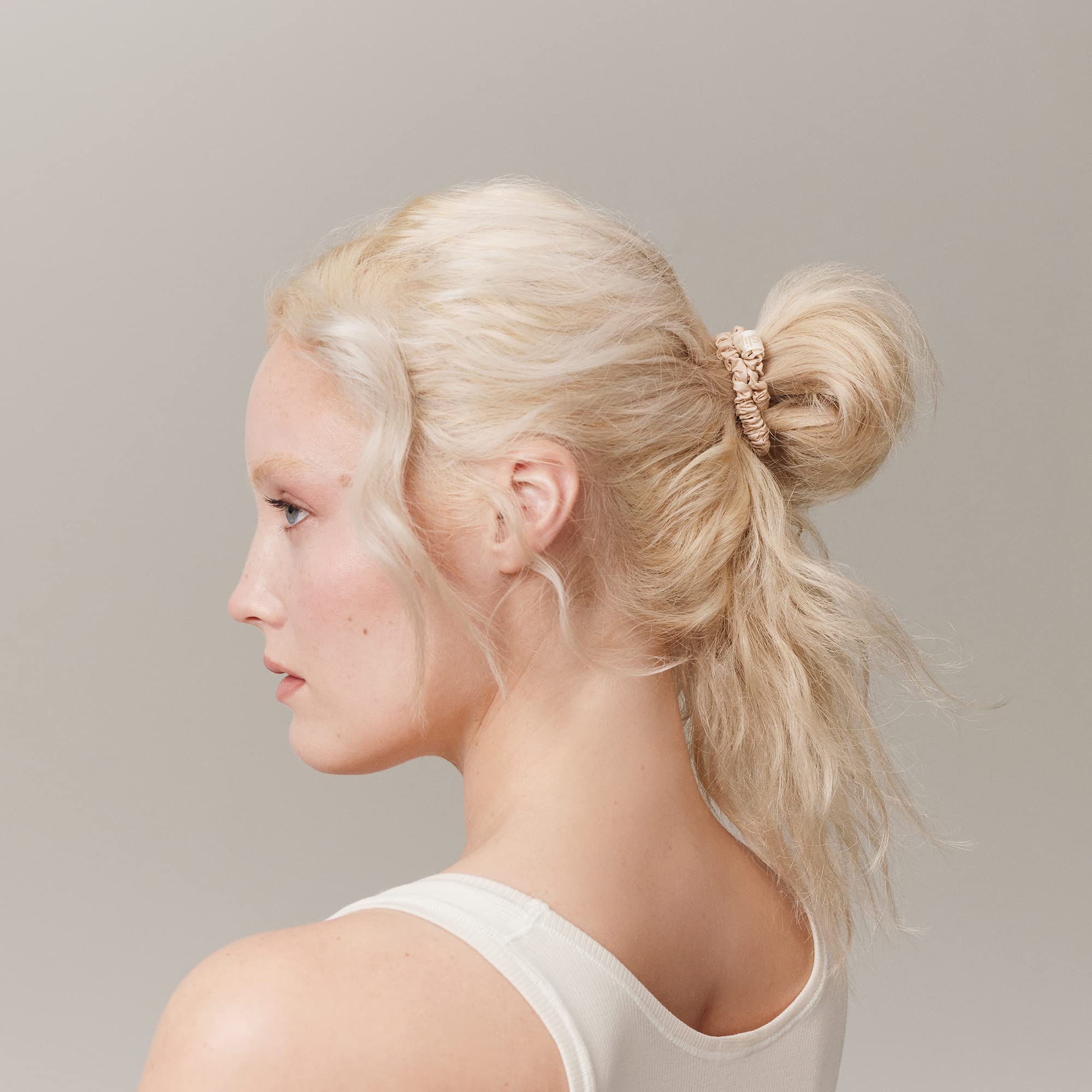 SLIP Skinny Scrunchies detail texture, surface soyeuse et toucher agréable.