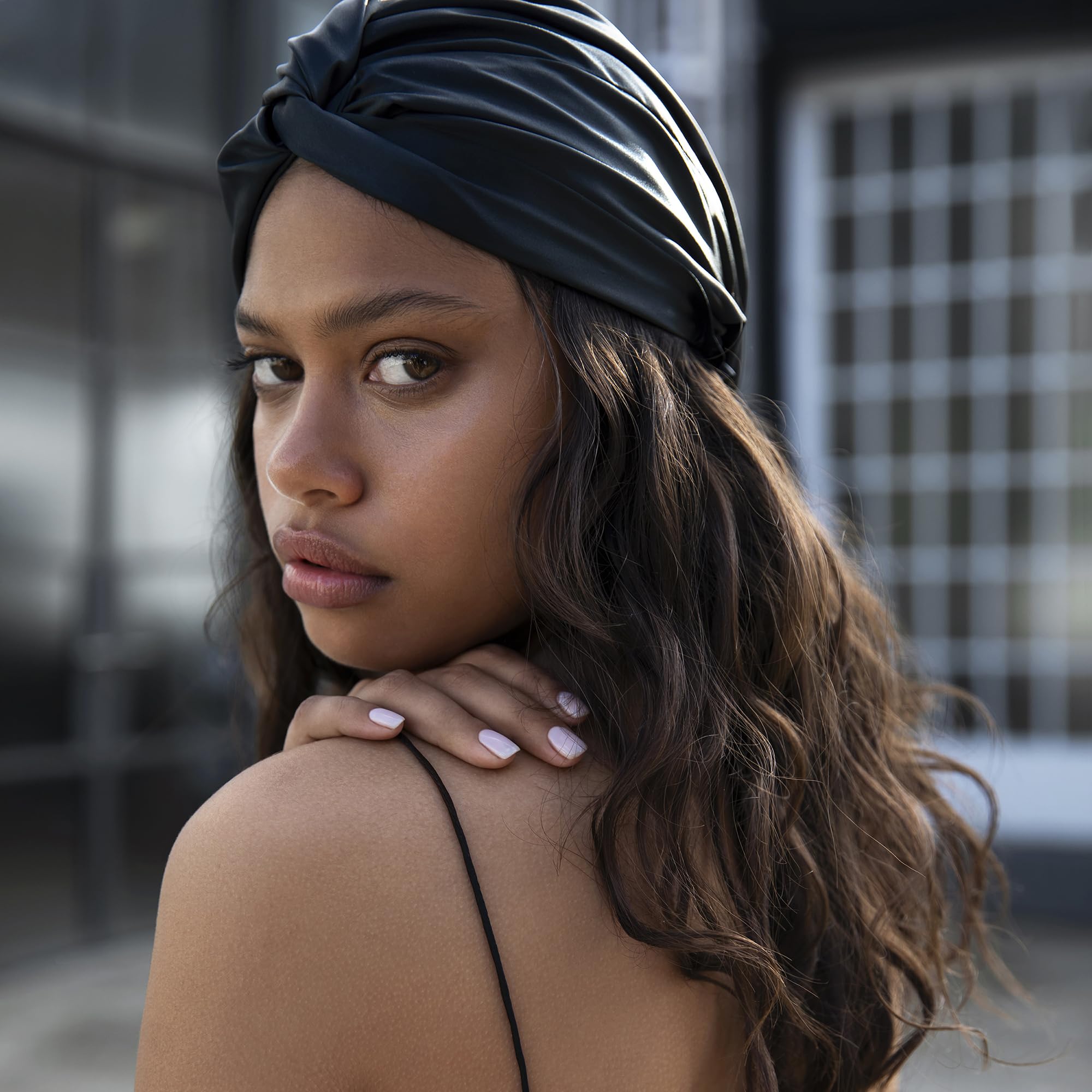 SLIP Turban en soie Pure Noir, élégance quotidienne et style discret pour cheveux.