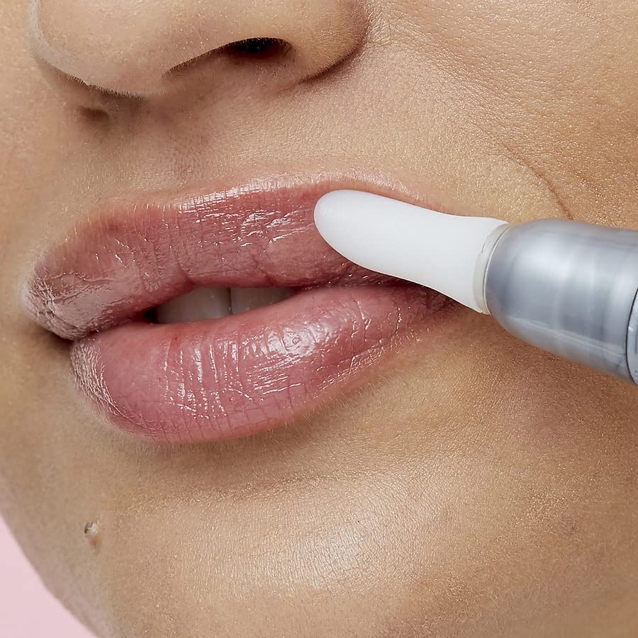 Soap & Glory Sexy Mother Pucker, lèvres définies et lissées par le gloss.
