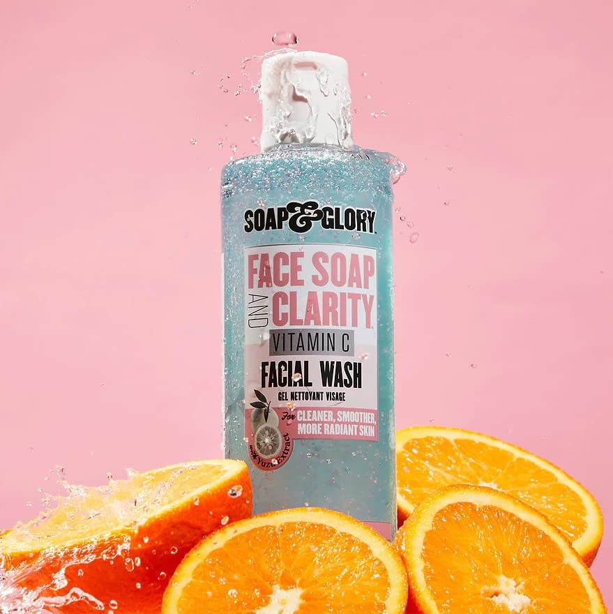 Soap & Glory Vitamin C exfoliant-grains-biodegradables: exfolie en douceur pour une peau lisse.
