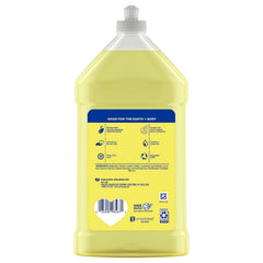 Mains lavées avec mousse riche et parfum citron Softsoap.
