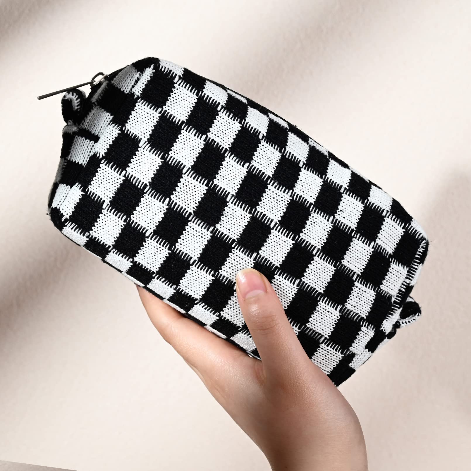 SOIDRAM pochette maquillage légère, poche utile pour les basiques.