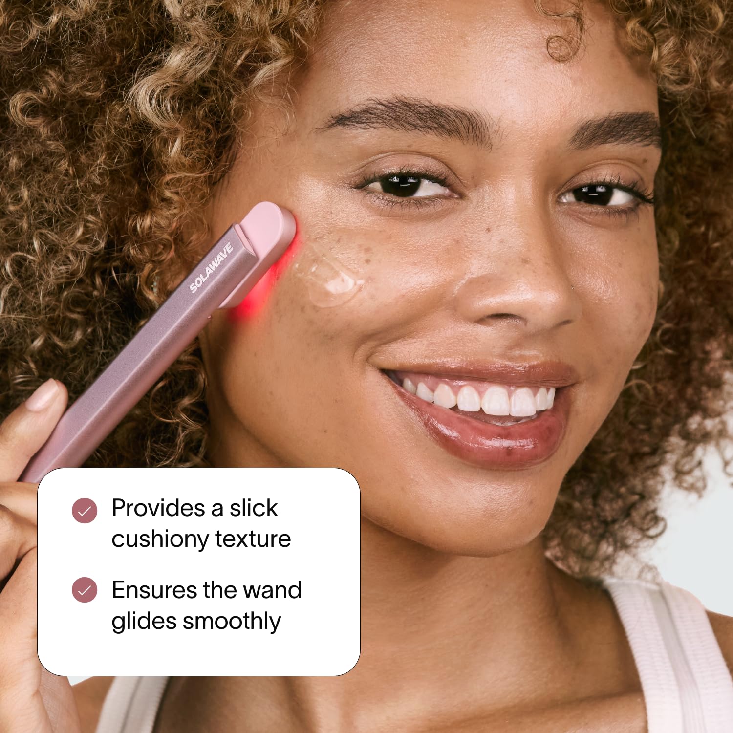 Solawave Formule sans parfum, adaptée à tous types de peau.