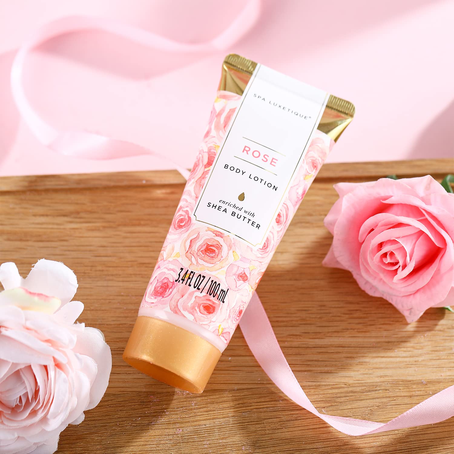 Lotion corps Spa Luxetique rose: hydratation légère et peau veloutée.