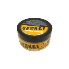 Cheveux affichant une brillance naturelle après l'application SPUNGE Twist Creme.