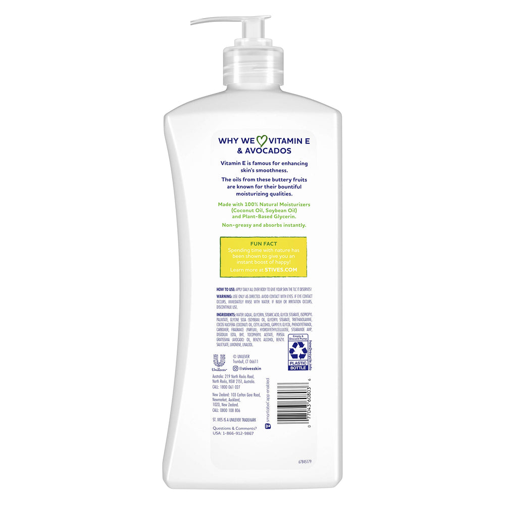 Avocats frais utilisés dans la formulation St. Ives pour hydrater la peau.