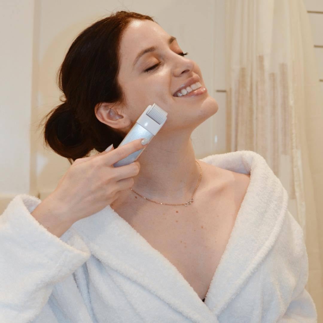Rouleau StackedSkincare pour barbe, outil polyvalent et pratique
