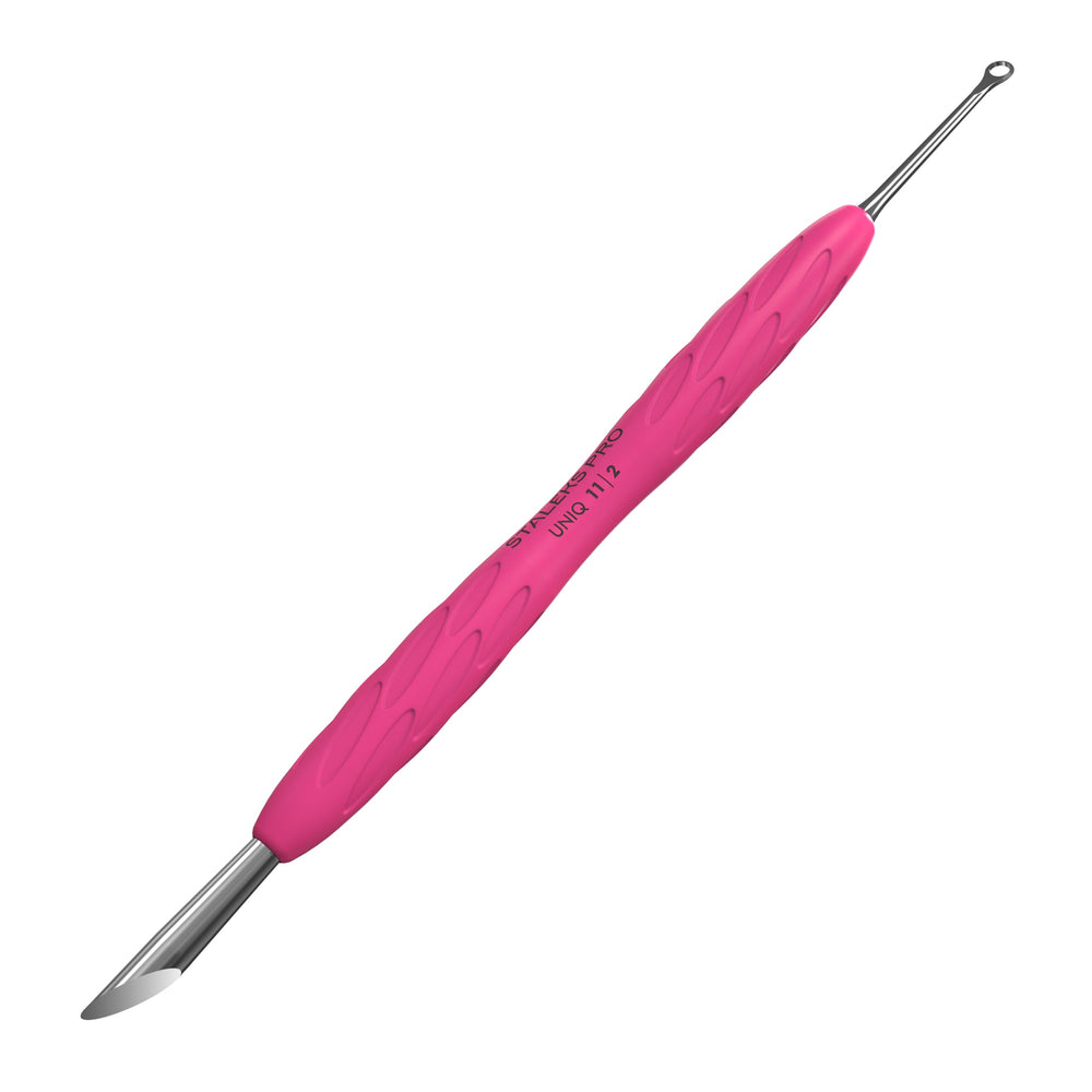 Staleks Pro uniq11 type2, poignée silicone: prise sûre pour un travail précis sur les cuticules.