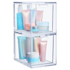 STORi Audrey, boîtes empilables transparentes, facilitant l’organisation du maquillage quotidien.