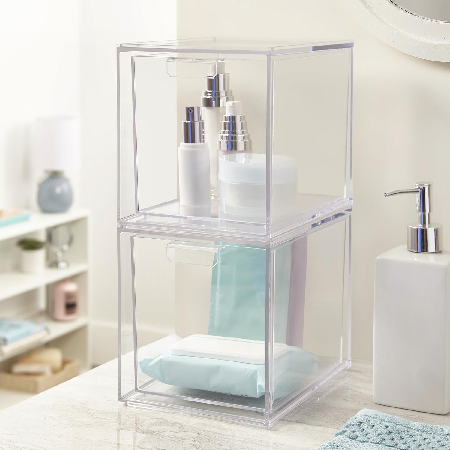 STORi Audrey, rangement maquillage transparent pour repérer rapidement les produits.