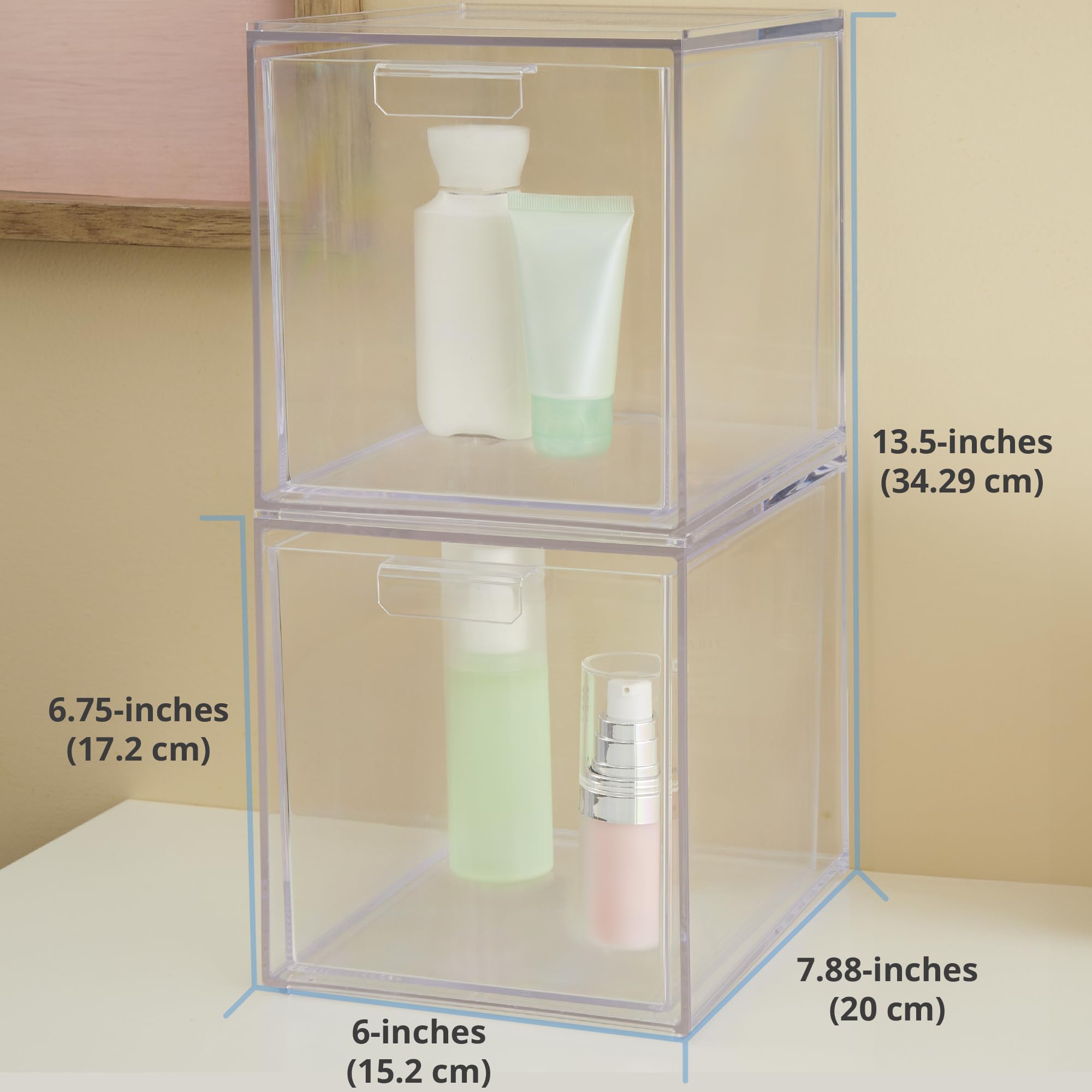 STORi Audrey, tiroirs empilables transparents offrant un accès rapide aux cosmétiques.