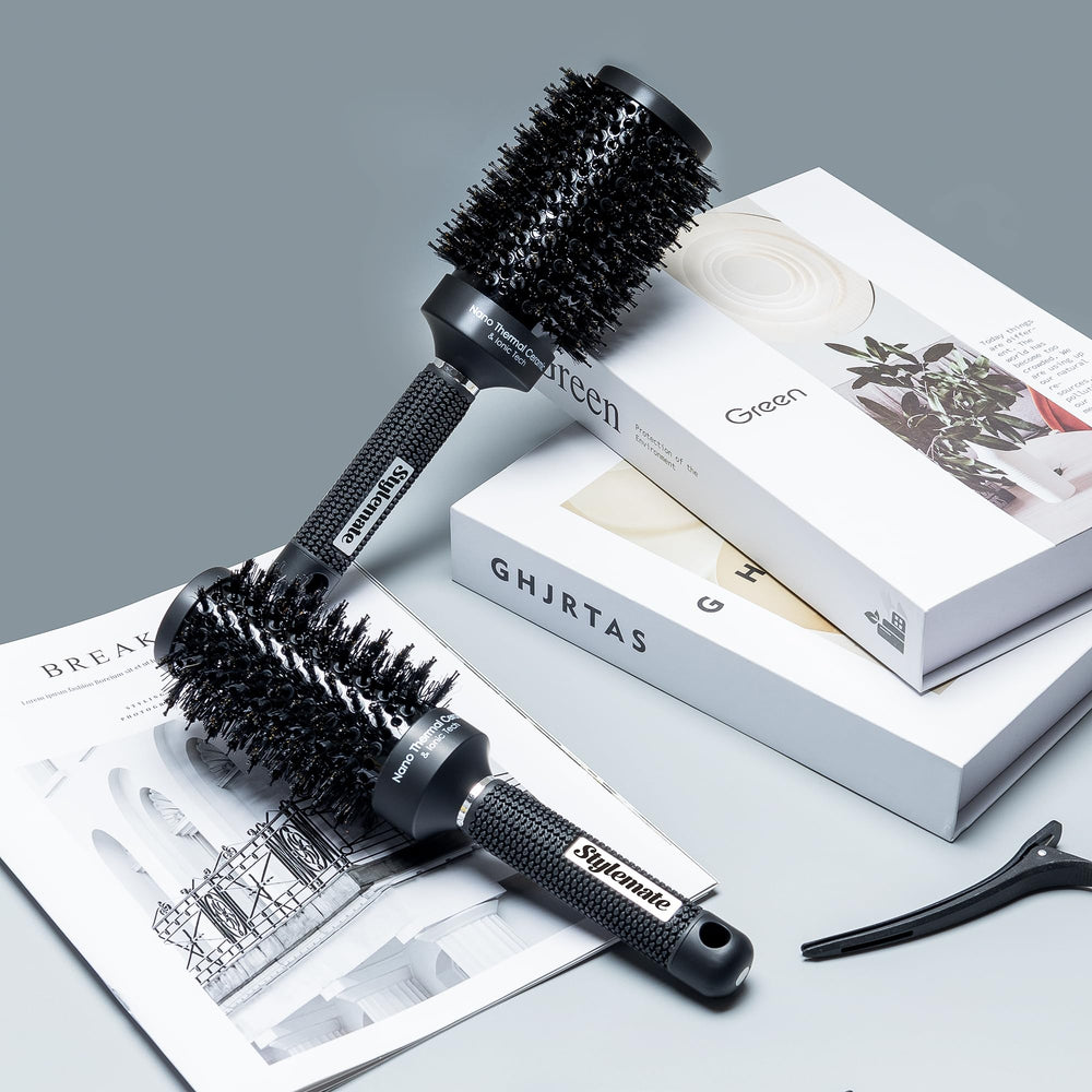STYLEMATE coffret cadeau brosse ronde et clips prêt à offrir.