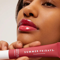 Cire véganes utilisées par Summer Fridays pour une finition lisse.