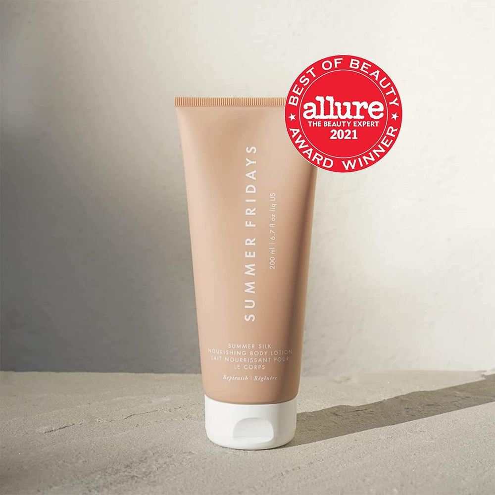 Application rapide de la lotion corps Summer Fridays, absorption sans fini gras