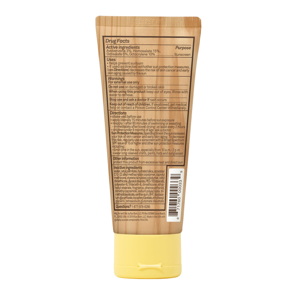 Utilisation quotidienne avec Sun Bum pour peau protégée et hydratée.