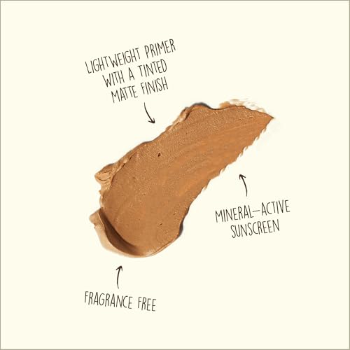 Texture crème Sun Bum Minéral SPF30 sur peau sensible et nette.