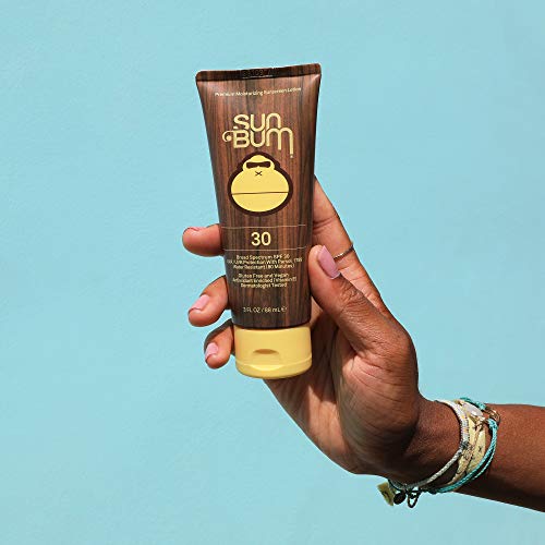Sun Bum Original SPF 30 - étiquette indiquant protection UVA/UVB et vitamine E.