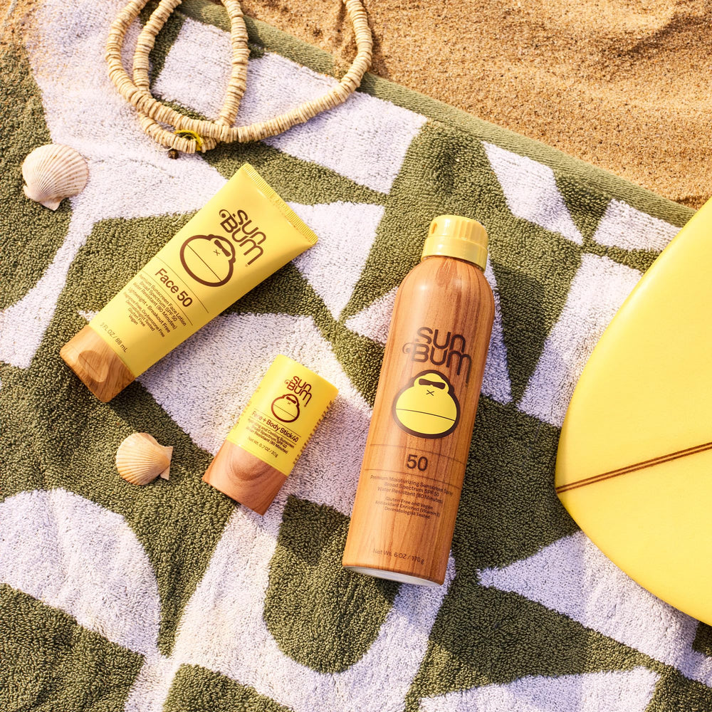 Emballage compact Sun Bum idéal pour sac ou poche.