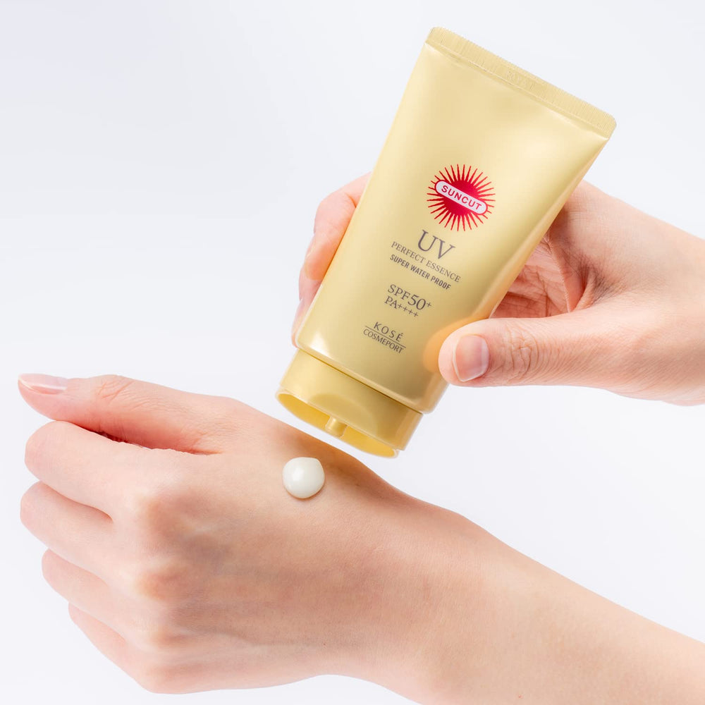 KOSE SUNCUT Élixir UV Parfait, fini invisible sous le maquillage.